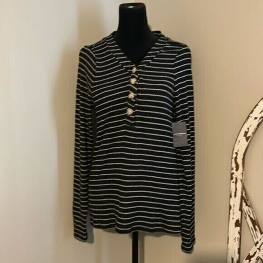 NWT lucky brand women’s medium long sleeve top  B